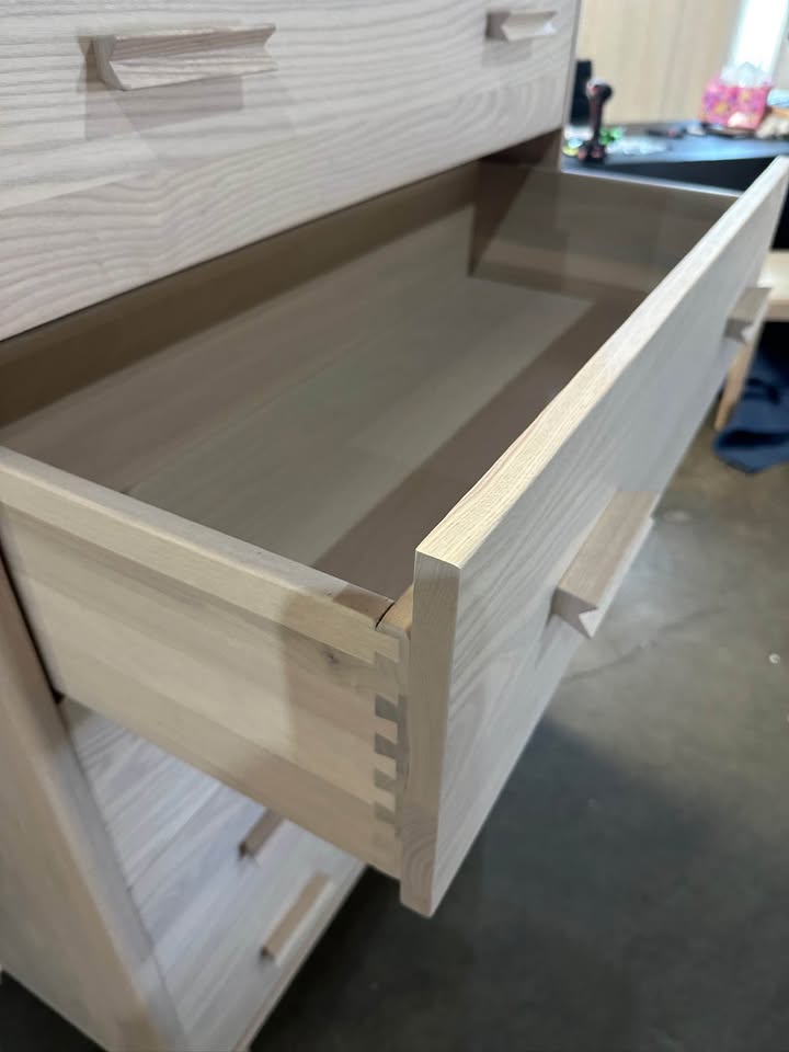Designer Solid Wood 5-Drawer Dresser