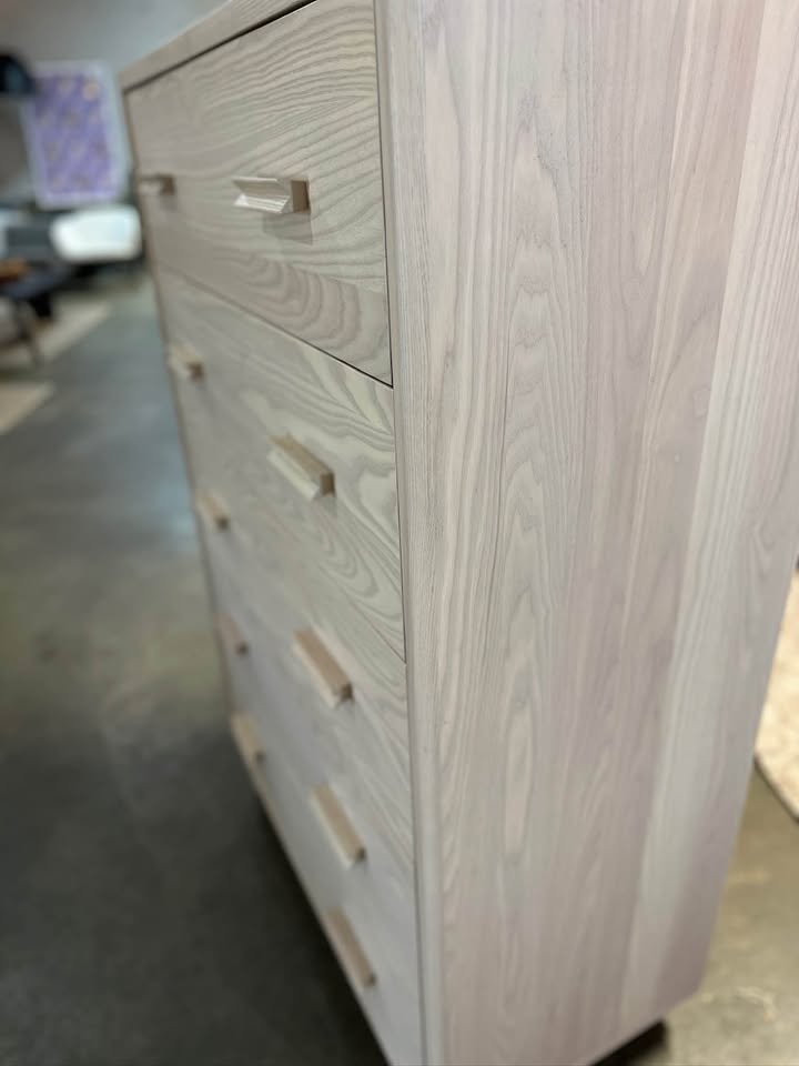 Designer Solid Wood 5-Drawer Dresser