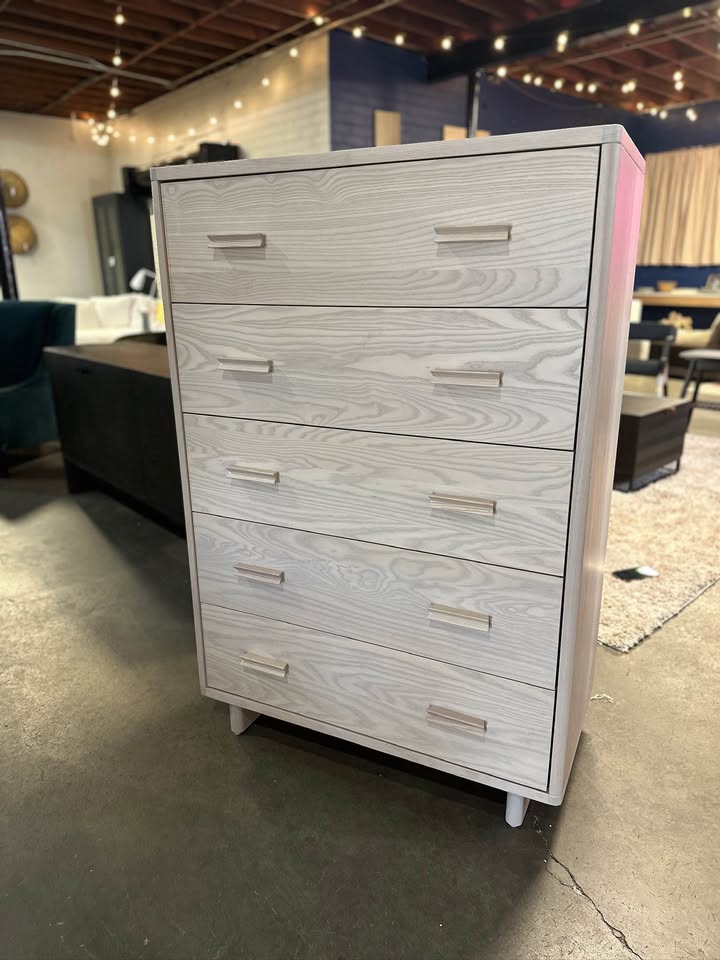 Designer Solid Wood 5-Drawer Dresser