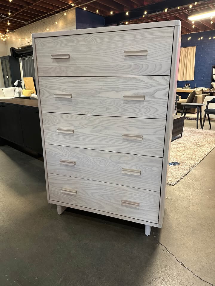 Designer Solid Wood 5-Drawer Dresser