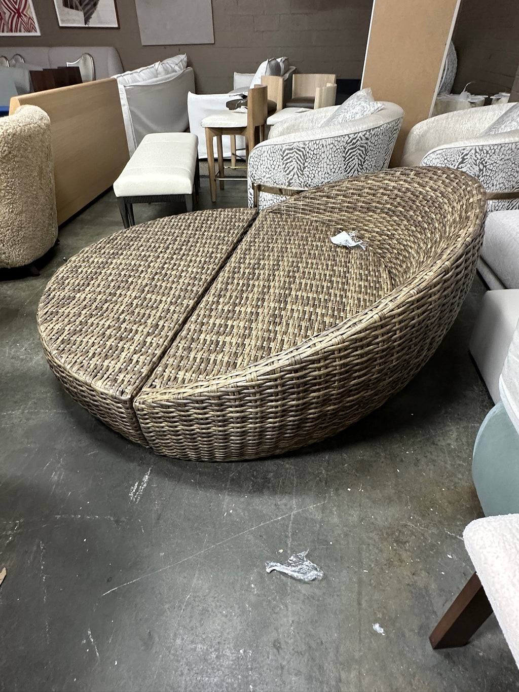 Large Round Outdoor Daybed Frame
